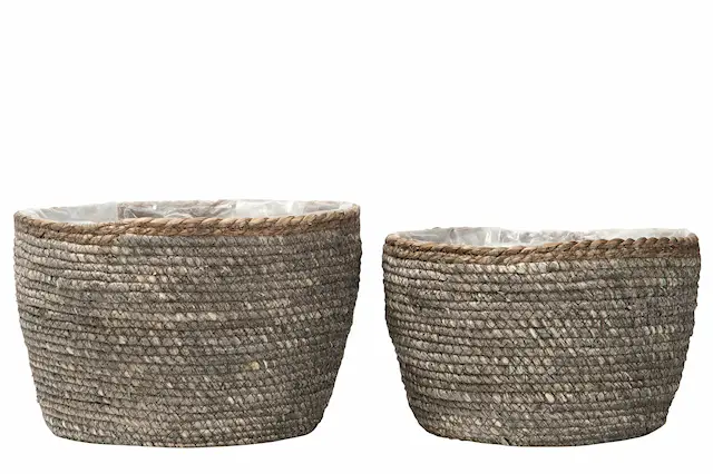 Mitat: 27 x 18 cm. Pituus: 30 x 20 cm. Muovivuori.